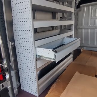 Scaffalature per furgoni realizzato su Volkswagen Caddy Scaffali modulari per utilizzo professionale